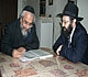 הרב אפרים לופט שליט"א מ"הועד לנגינה יהודית" בפגישה אצל מרן שליט"א בביתו